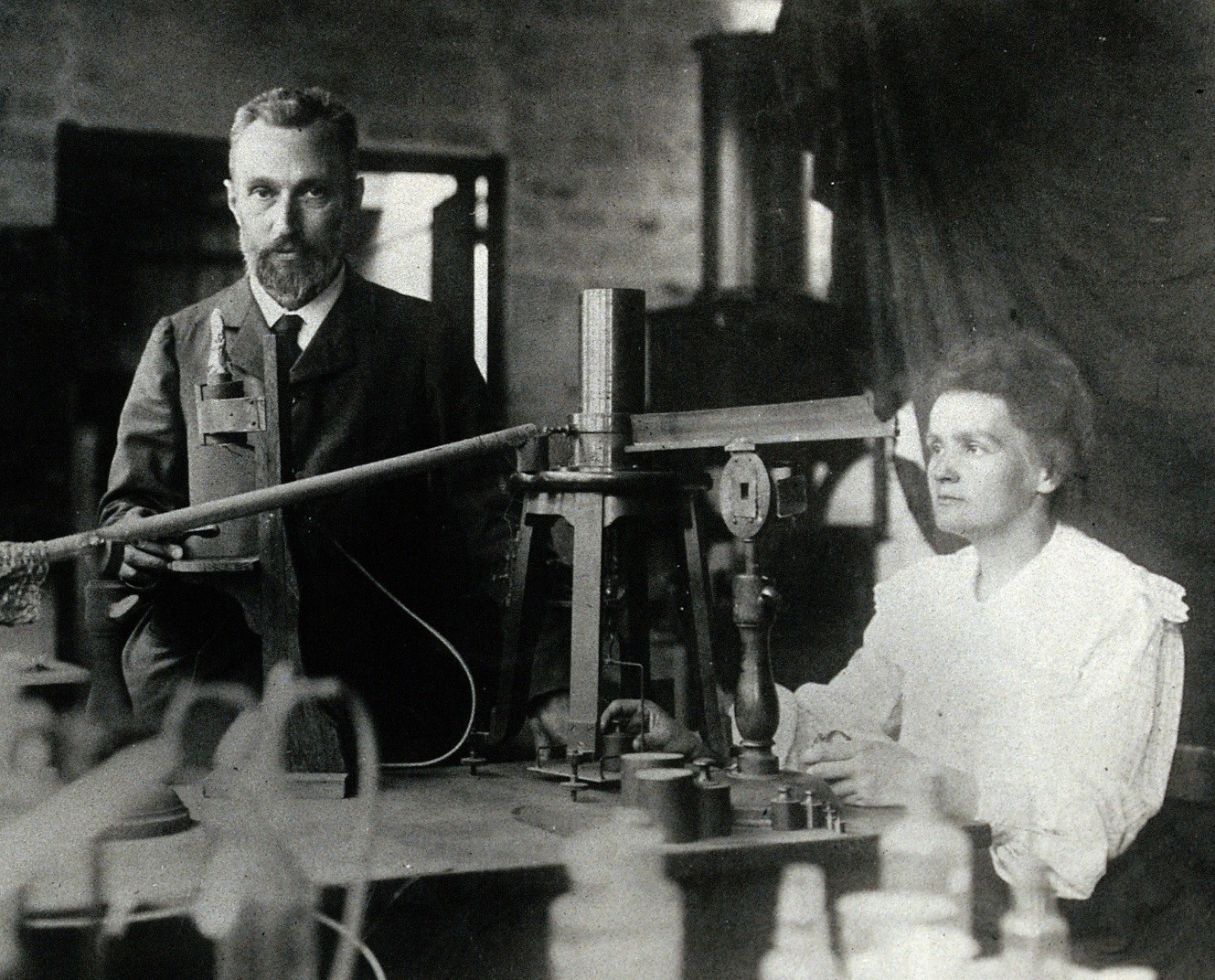 Marie_and_Pierre_Curie.jpg
